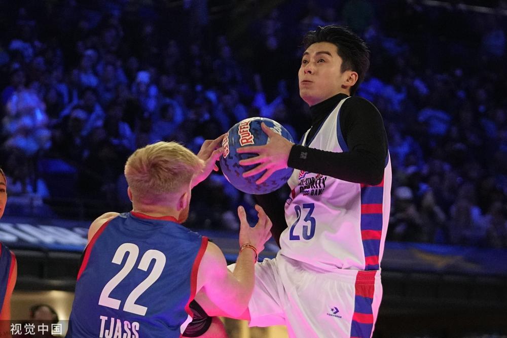 而且在进攻 而且在进攻