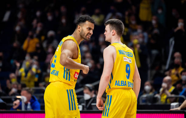 球员之间的 球员之间的