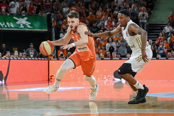 而雷尼尔懂 而雷尼尔懂